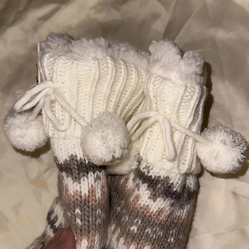 Joy size 4-10 Knit Ivory Pink Gray Sherpa Lined Non-Slip Botties